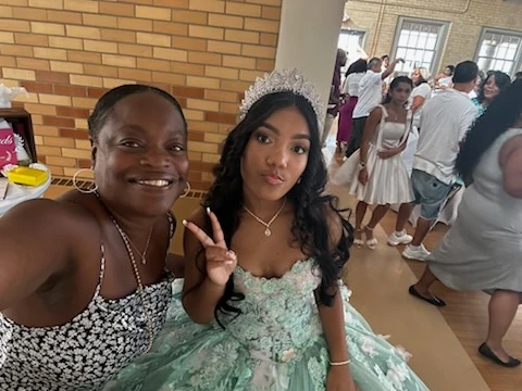Shannette with quinceañera client in mint green dress